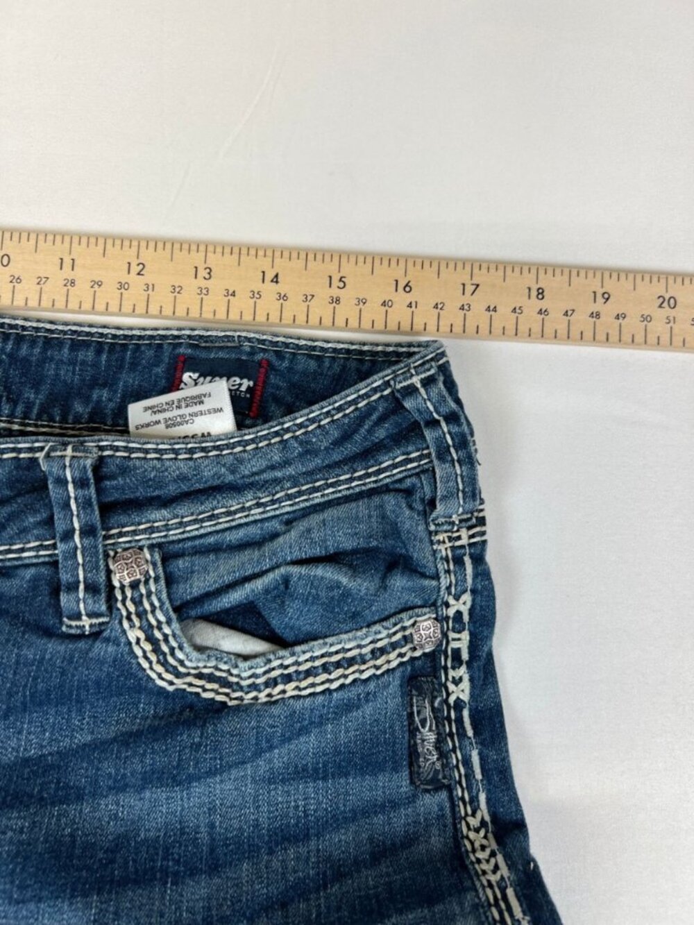 Silver Jeans Co Tuesday Baby Boot Womens 33x31 Blue Denim Scroll Pocket Y2K 00s - Picture 7 of 9